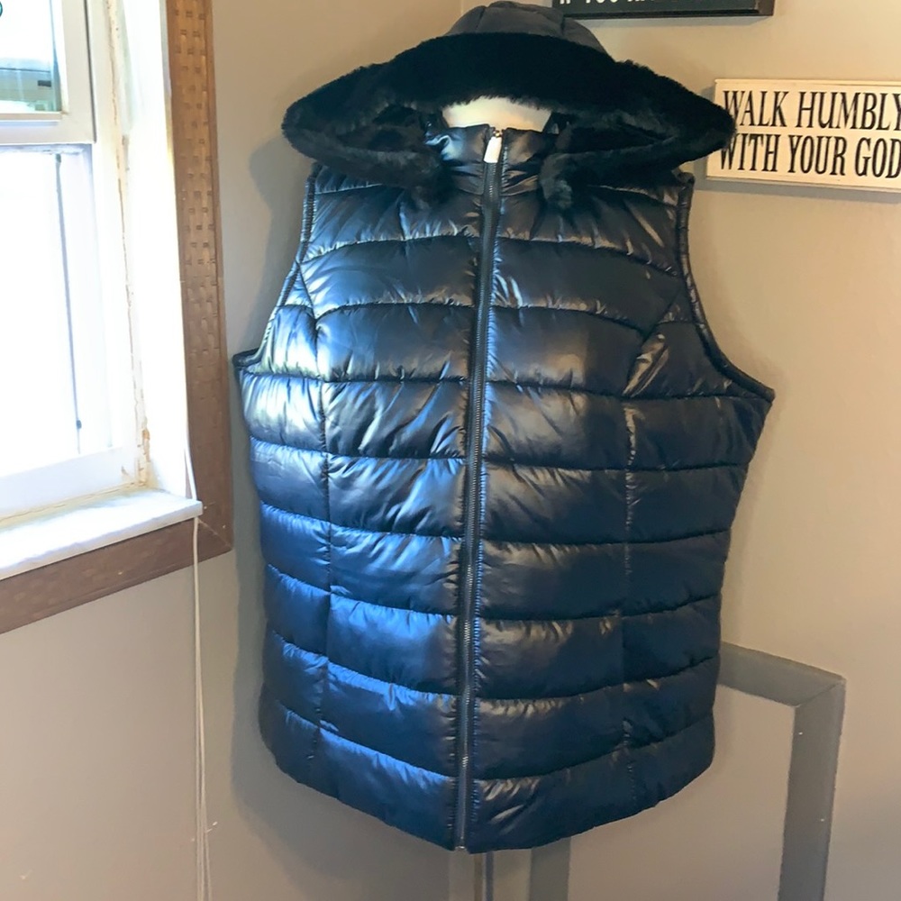 Puffer Vest with Detachable Hood